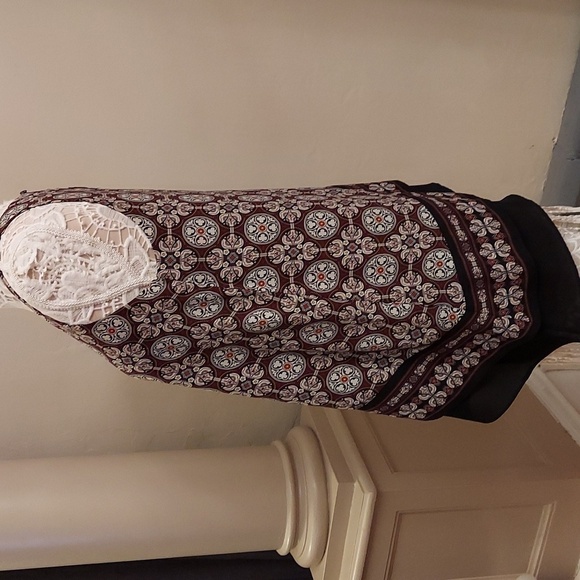 MAX STUDIO Asymmetrical Printed Sleeveless Layered Top - Picture 4 of 9